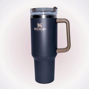 Stanley Quencher H2.0 FlowState Stainless Steel Vacuum Insulated Tumbler in Coal